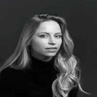 Melanie Marten - Featured