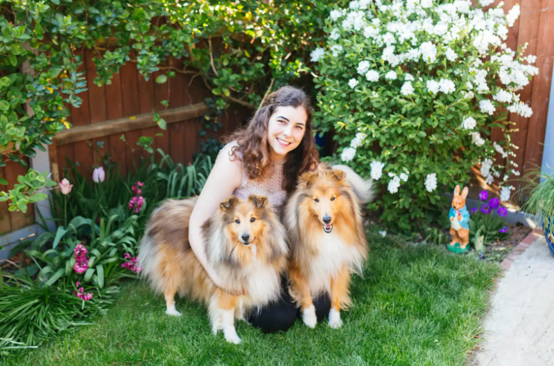 Camilla and her dogs 2 © Jeanette Fellas 2022